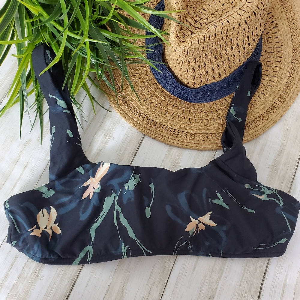O'Neill bikini sport top like new beach surf